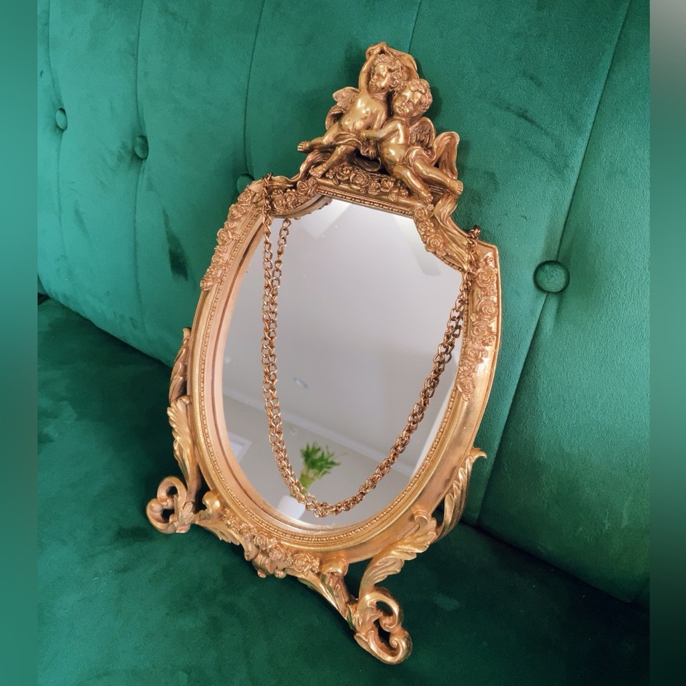 Baroque Gold Cherub Wall Mirror – Vintage-Inspired Ornate Oval Hanging Accent